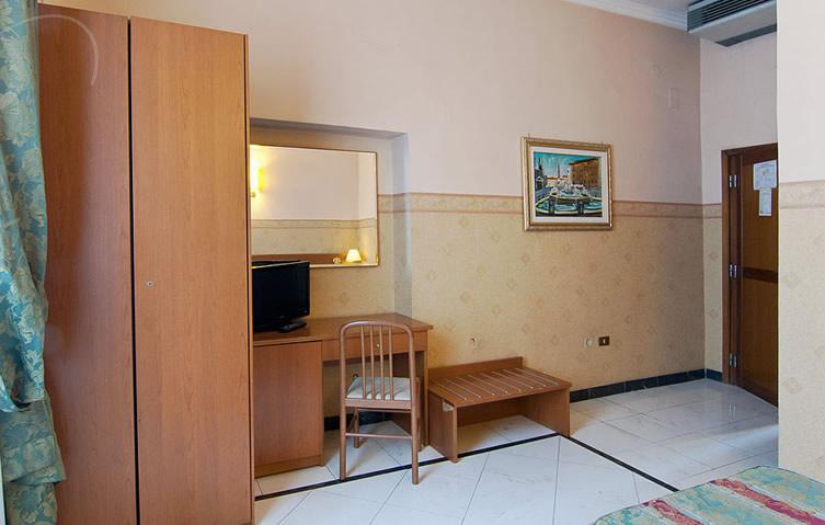 Repubblica Hotel Рим Екстериор снимка